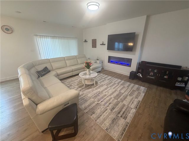 13704 Randolph Pond Ln, Midlothian, VA 23114
