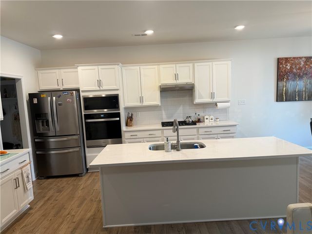 13704 Randolph Pond Ln, Midlothian, VA 23114