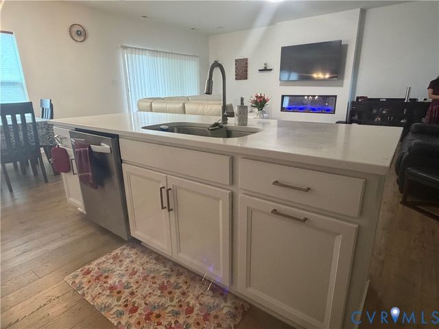 13704 Randolph Pond Ln, Midlothian, VA 23114