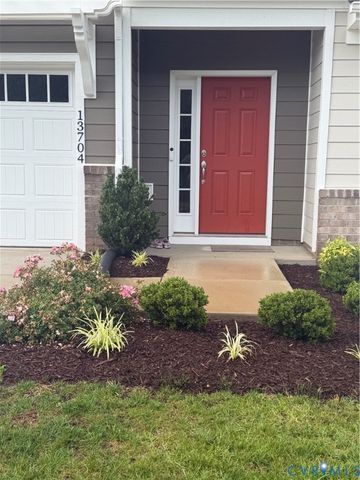 13704 Randolph Pond Ln, Midlothian, VA 23114