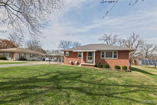 22 Lexington Drive, Fairview Heights, IL 62208