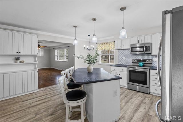 22 Lexington Drive, Fairview Heights, IL 62208