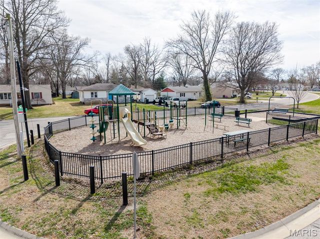 22 Lexington Drive, Fairview Heights, IL 62208