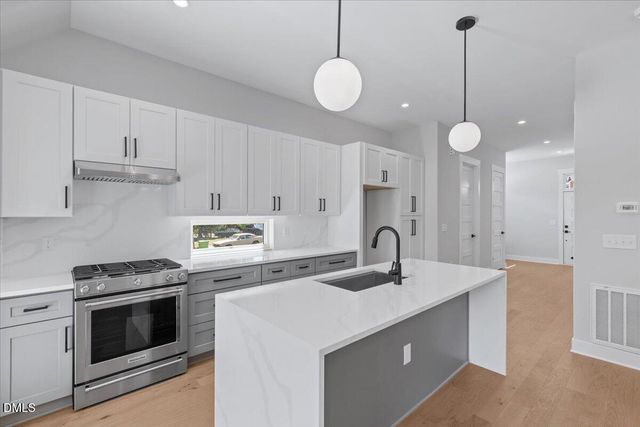 543 Bragg Street, Raleigh, NC 27610