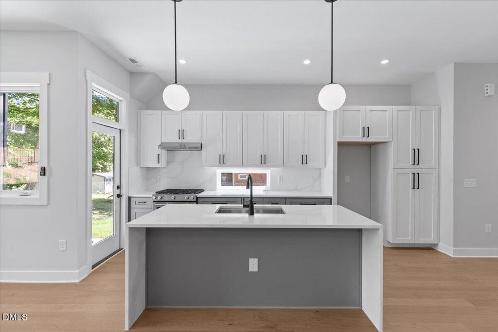 543 Bragg Street, Raleigh, NC 27610