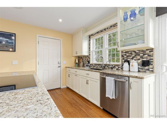 1137 Maple Cir, Broomfield, CO 80020