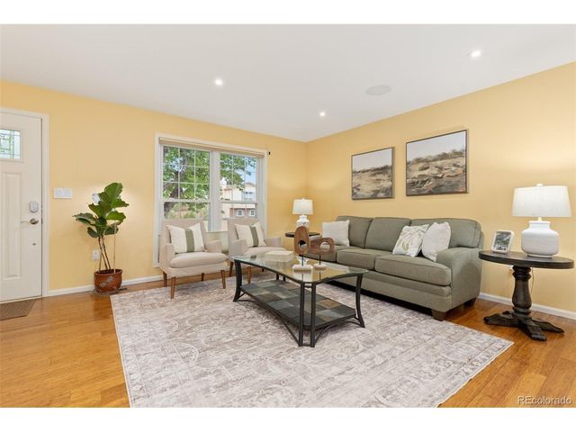 1137 Maple Cir, Broomfield, CO 80020