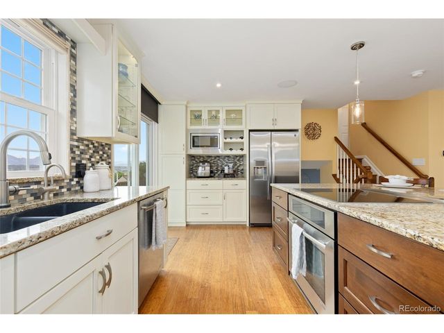 1137 Maple Cir, Broomfield, CO 80020