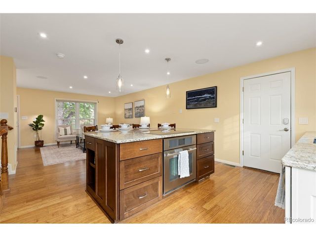 1137 Maple Cir, Broomfield, CO 80020