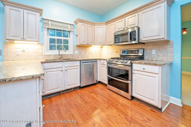 5490 Martinique Circle, East Lansing, MI 48823
