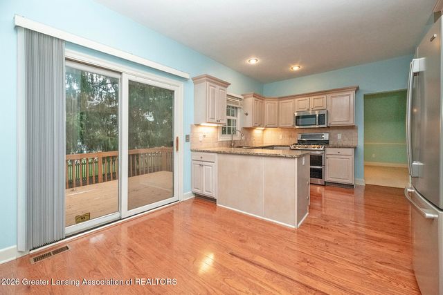 5490 Martinique Circle, East Lansing, MI 48823