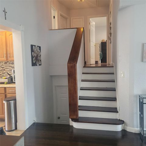 5 Sportsmans Avenue, Freeport, NY 11520