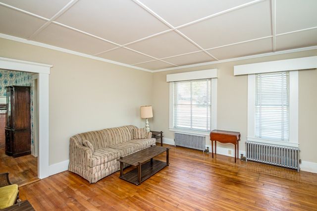 19 Elm Street, Whitefield, NH 03598