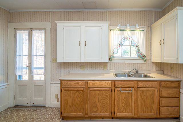 19 Elm Street, Whitefield, NH 03598