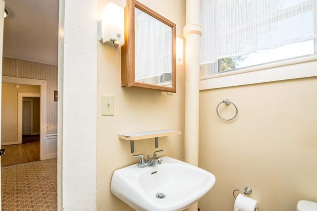 19 Elm Street, Whitefield, NH 03598