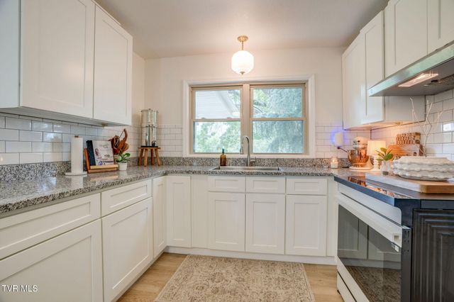 119 Cole Lane, Church Hill, TN 37642