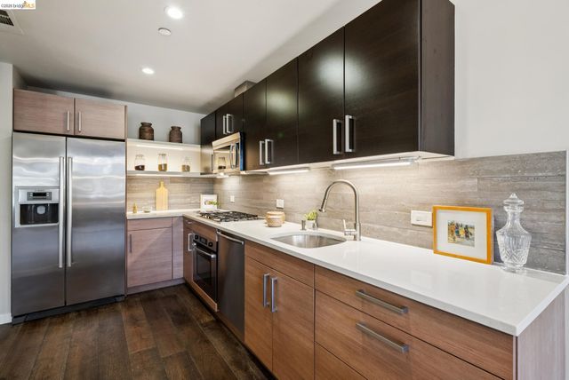 6465 San Pablo 203, Oakland, CA 94608