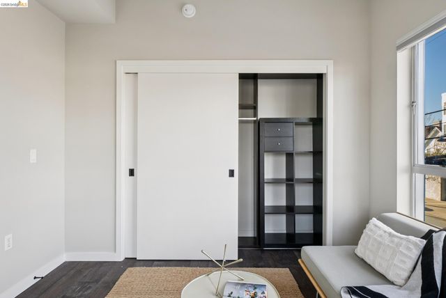 6465 San Pablo 203, Oakland, CA 94608