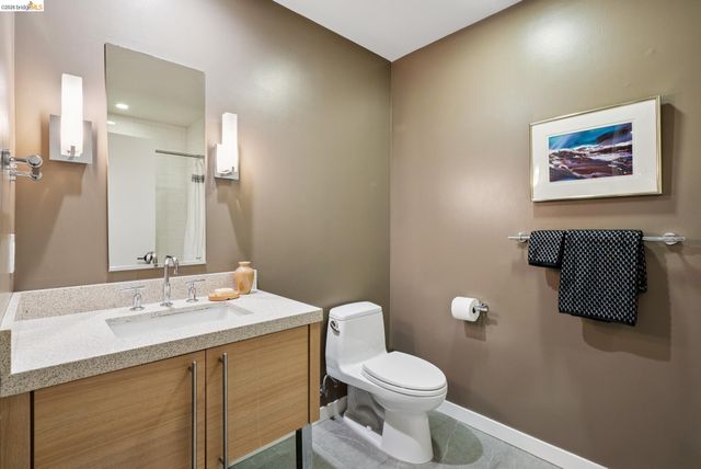 6465 San Pablo 203, Oakland, CA 94608