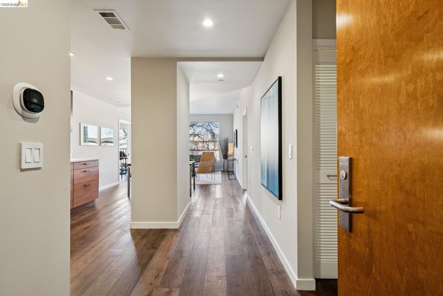 6465 San Pablo 203, Oakland, CA 94608