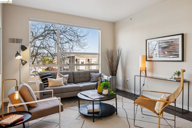 6465 San Pablo 203, Oakland, CA 94608