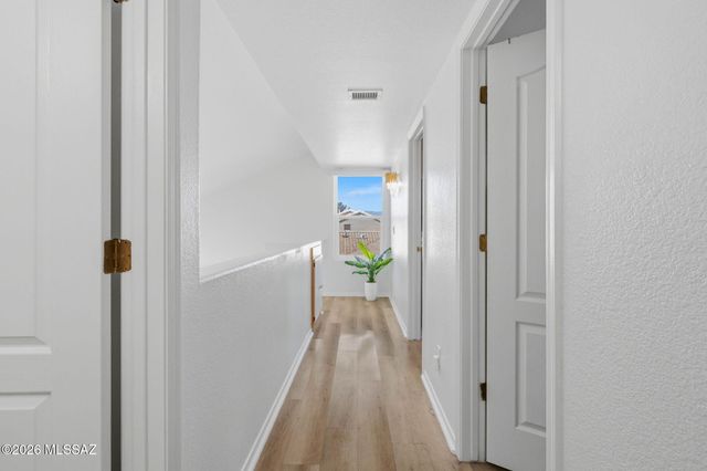 7085 W Amarante Drive, Tucson, AZ 85743