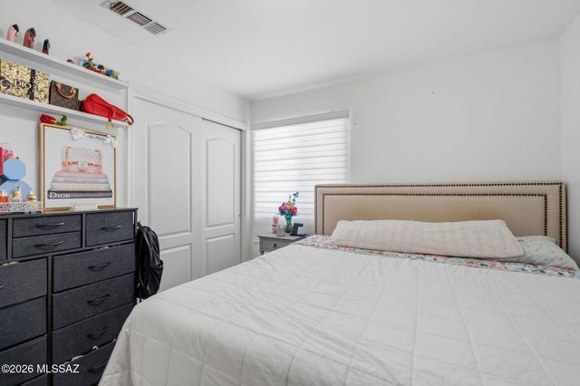 7085 W Amarante Drive, Tucson, AZ 85743
