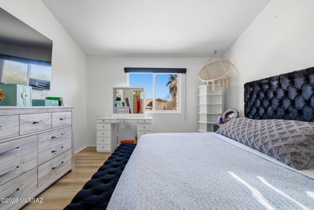 7085 W Amarante Drive, Tucson, AZ 85743