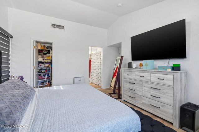 7085 W Amarante Drive, Tucson, AZ 85743