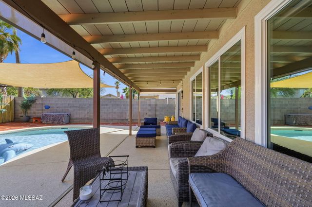 7085 W Amarante Drive, Tucson, AZ 85743