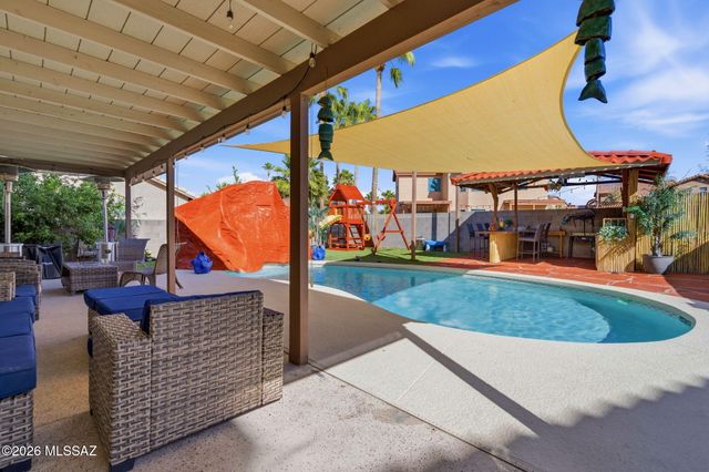 7085 W Amarante Drive, Tucson, AZ 85743