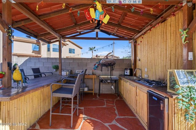 7085 W Amarante Drive, Tucson, AZ 85743