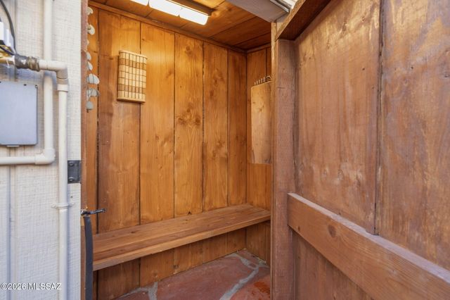 7085 W Amarante Drive, Tucson, AZ 85743