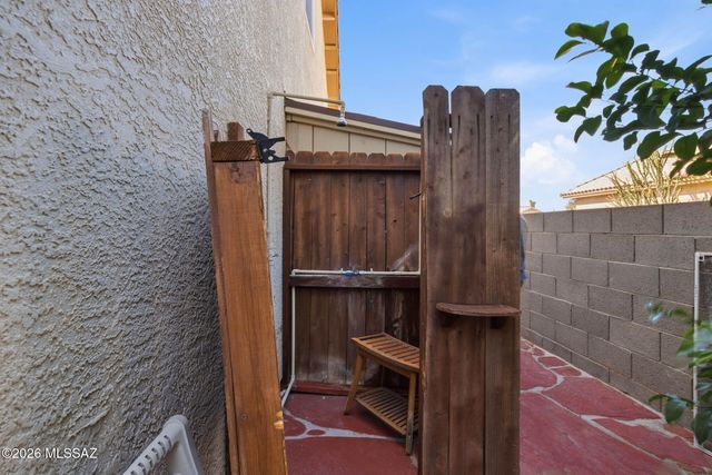7085 W Amarante Drive, Tucson, AZ 85743