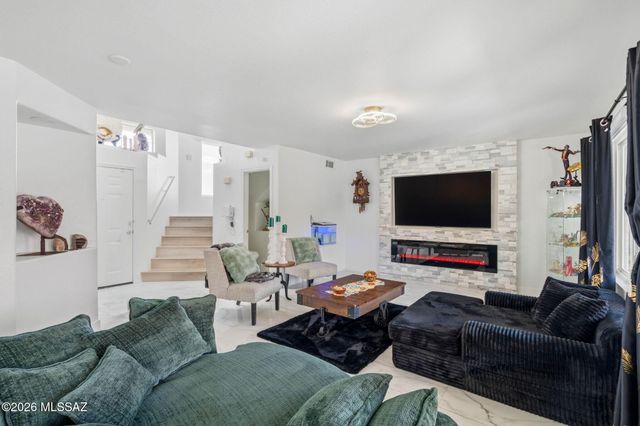 7085 W Amarante Drive, Tucson, AZ 85743