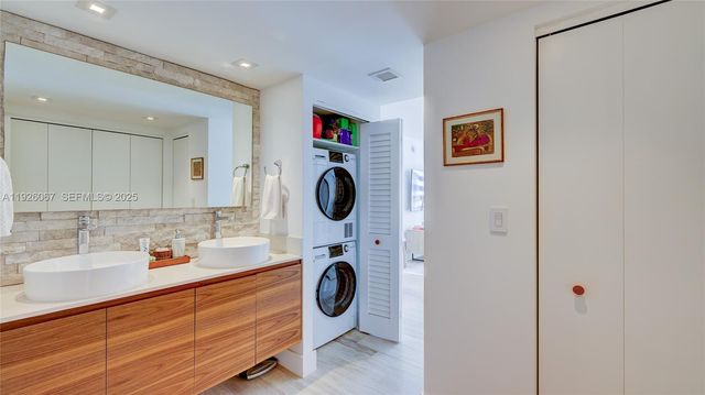 177 Ocean Lane Dr 707, Key Biscayne, FL 33149