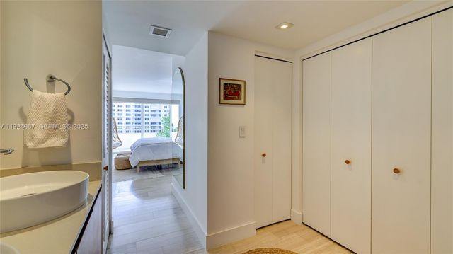 177 Ocean Lane Dr 707, Key Biscayne, FL 33149