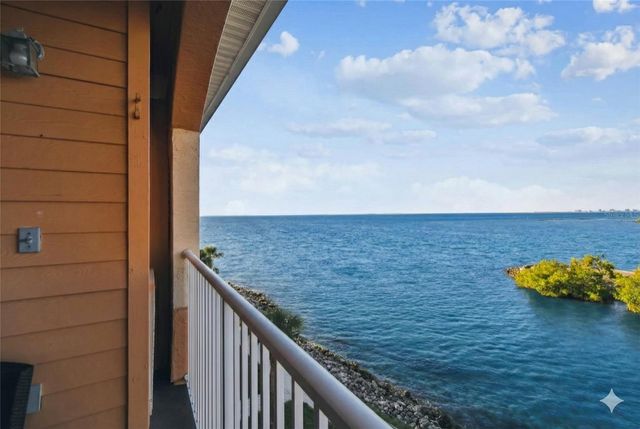 5000 CULBREATH KEY WAY 9-318, Tampa, FL 33611