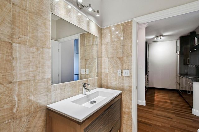 5000 CULBREATH KEY WAY 9-318, Tampa, FL 33611