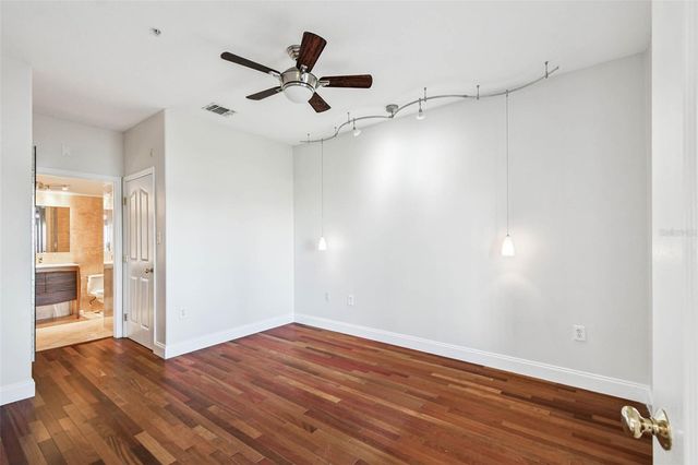 5000 CULBREATH KEY WAY 9-318, Tampa, FL 33611