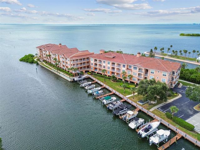 5000 CULBREATH KEY WAY 9-318, Tampa, FL 33611