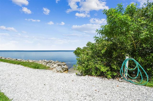 5000 CULBREATH KEY WAY 9-318, Tampa, FL 33611