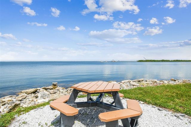 5000 CULBREATH KEY WAY 9-318, Tampa, FL 33611