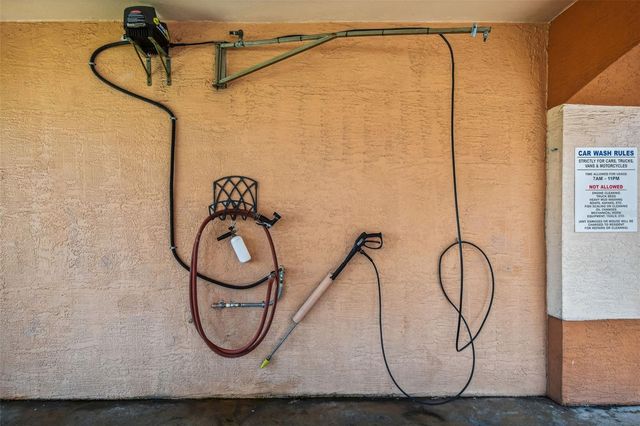 5000 CULBREATH KEY WAY 9-318, Tampa, FL 33611