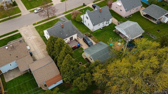 71 Canisius Court, Cheektowaga, NY 14043