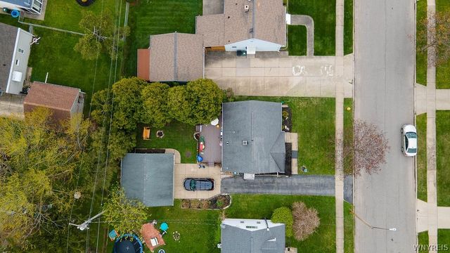 71 Canisius Court, Cheektowaga, NY 14043