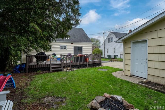 71 Canisius Court, Cheektowaga, NY 14043