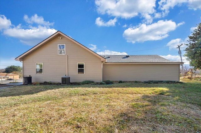 1724 Starview DR, Salem, VA 24153