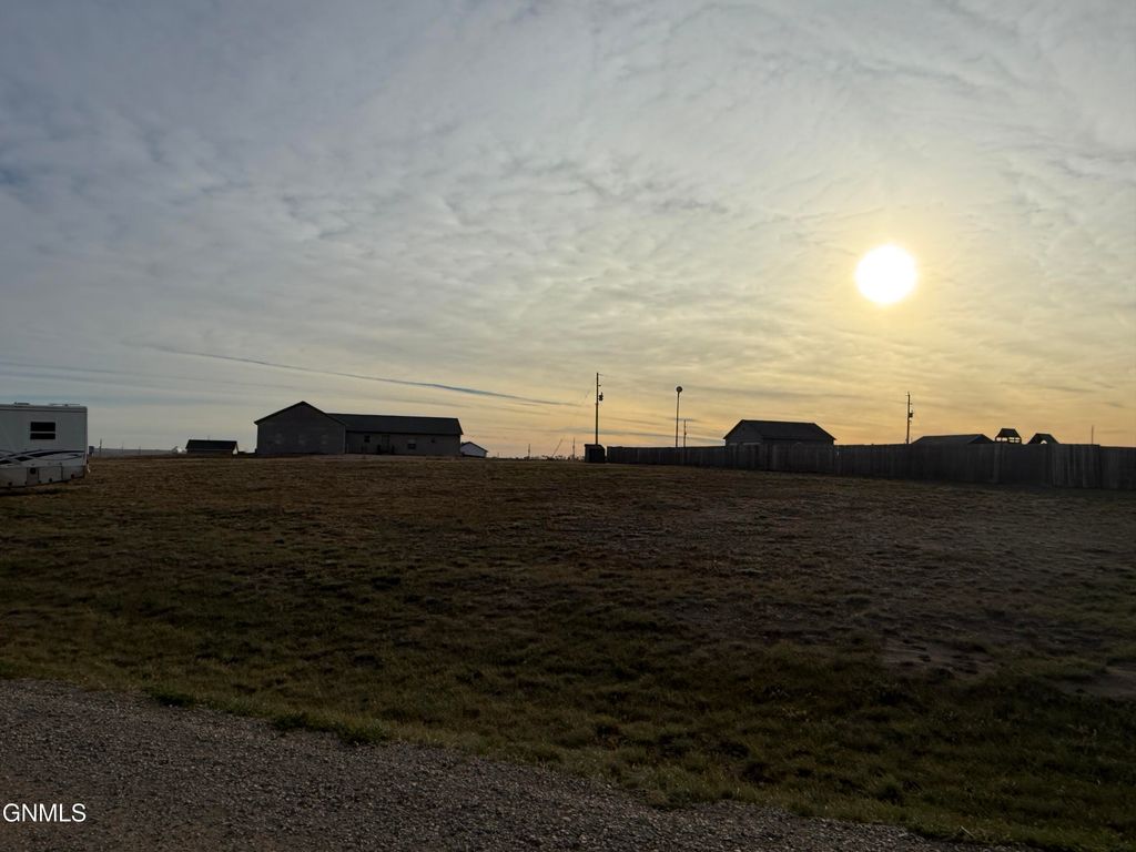 Tbd Hawthorn Loop, Williston, ND 58801