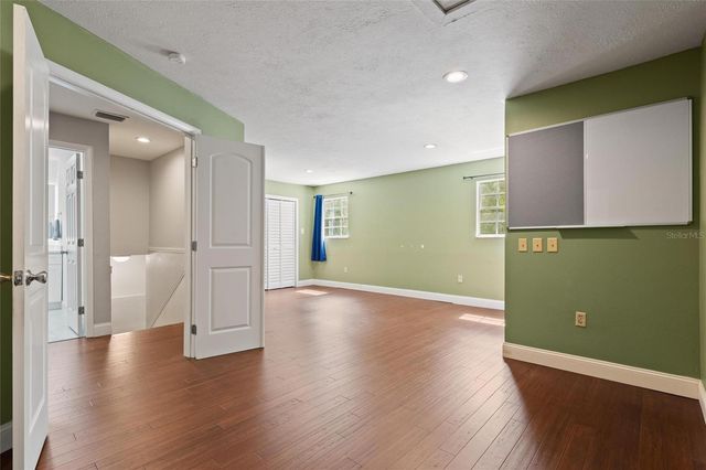 498 LAKEWOOD DRIVE, Brandon, FL 33510